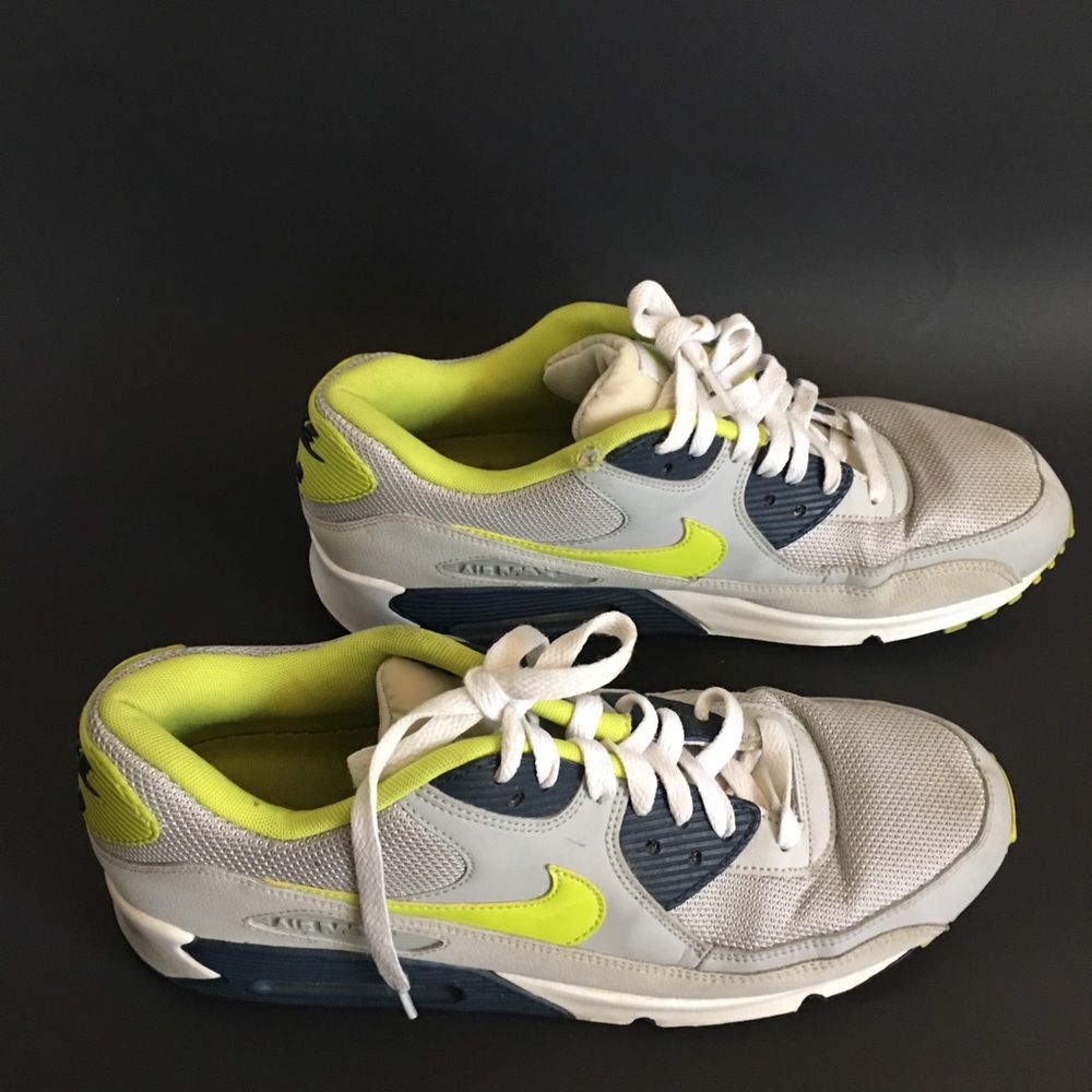 Nike Airmax90 Strata Sneakers Grey Lime sz11.Men’